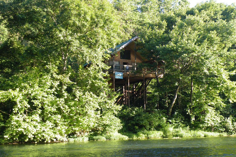  The Treetop Hideaway Treehouse Cabin on the North Fork River, a