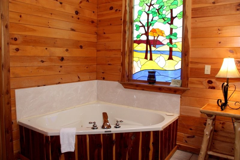  The Treetop Hideaway Treehouse Cabin on the North Fork River, a