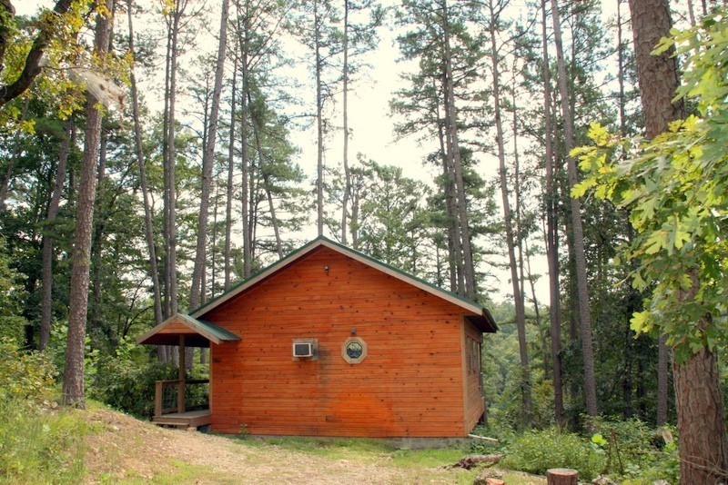 Missouri Ozarks Romantic Treehouse Cabin