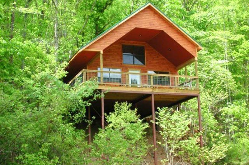 Missouri Romantic Treehouse Cabin Cedar Chest