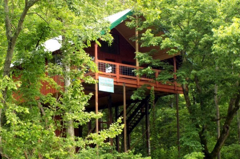 Missouri Romantic Treehouse Cabin Hideaway