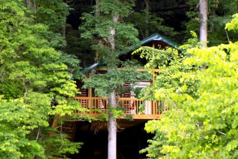 Missouri Romantic Treehouse Cabin White Oak