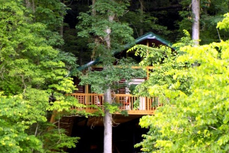 Missouri Romantic Treehouse Cabin White Oak