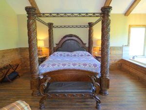 Missouri Romantic Kingfisher Treehouse Cabin