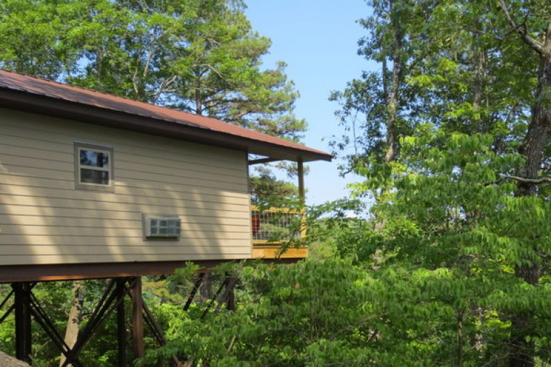 Missouri Romantic Kingfisher Treehouse Cabin