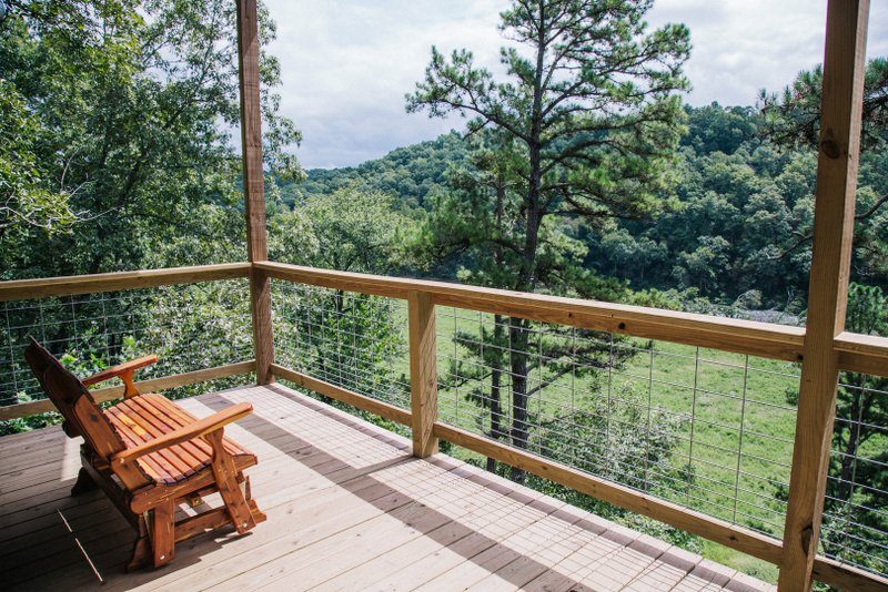 Missouri Treehouse Redbud Cabin