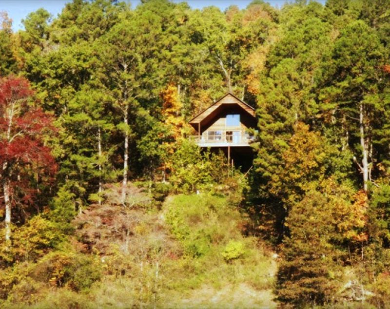 Missouri family vacation treehouse Treetop Loft