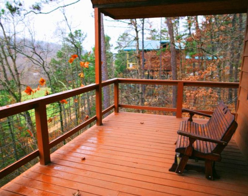 Missouri family vacation treehouse Treetop Loft