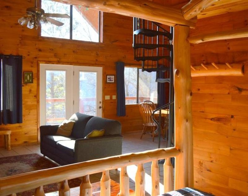 Missouri family vacation treehouse Treetop Loft