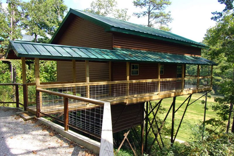 Missouri Wisteria Treehouse Cabin