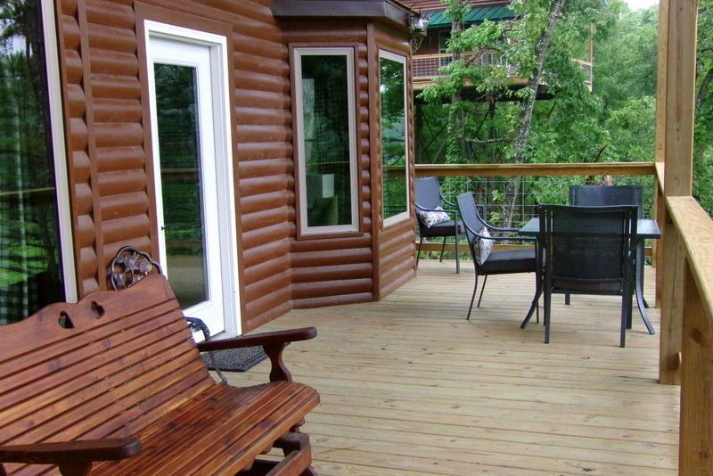 Missouri Wisteria Treehouse Cabin