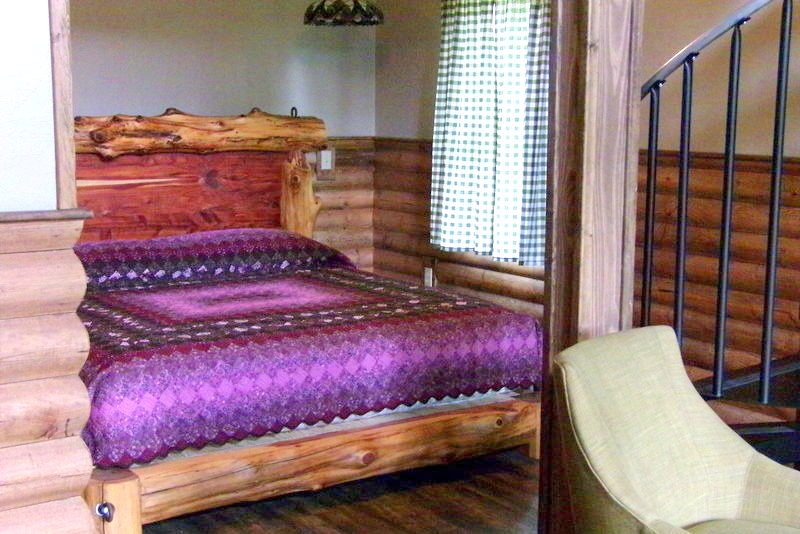 Missouri Wisteria Treehouse Cabin