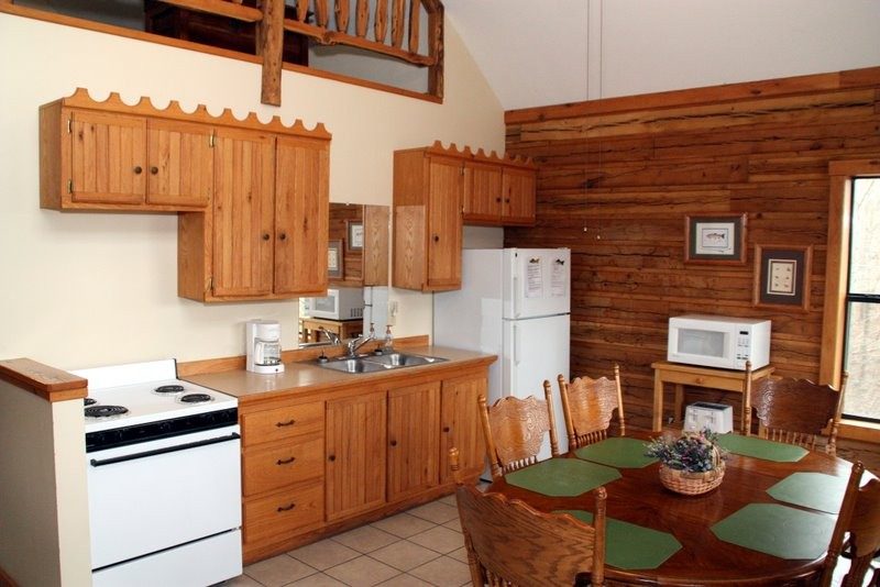 Mountain Log Lookout Missouri Treehouse Cabin