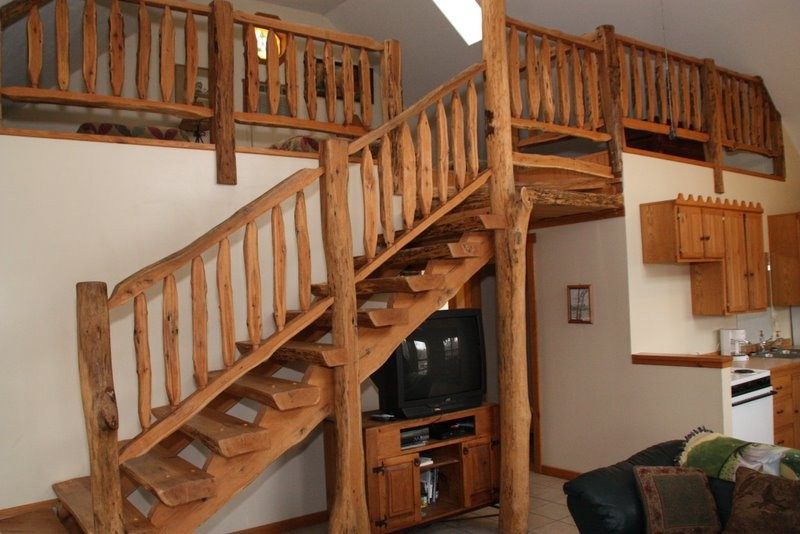 Mountain Log Lookout Missouri Treehouse Cabin