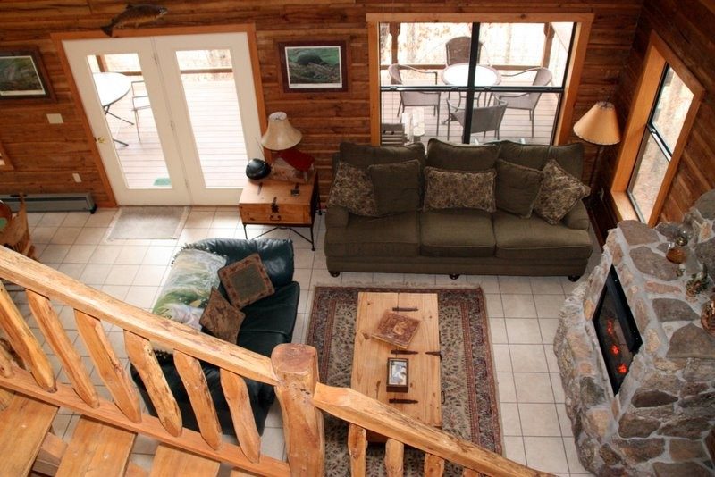 Mountain Log Lookout Missouri Treehouse Cabin