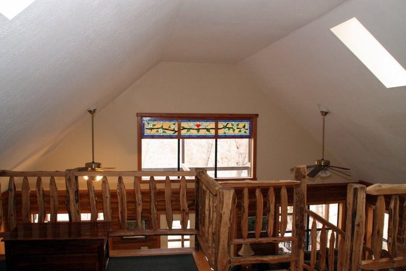 Mountain Log Lookout Missouri Treehouse Cabin