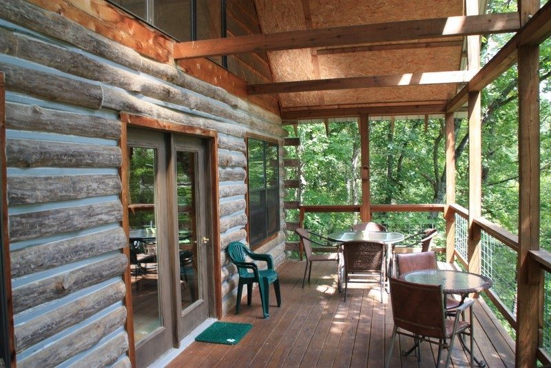 Mountain Log Lookout Missouri Treehouse Cabin