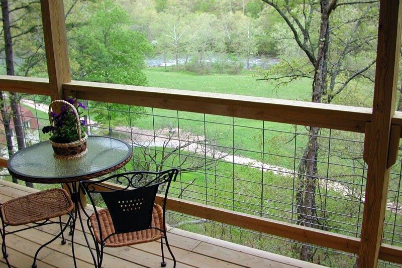 Mountain Log Lookout Missouri Treehouse Cabin