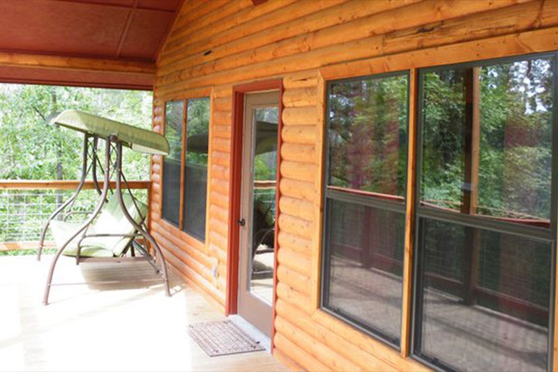 Missouri Treehouse Dogwood Cabin