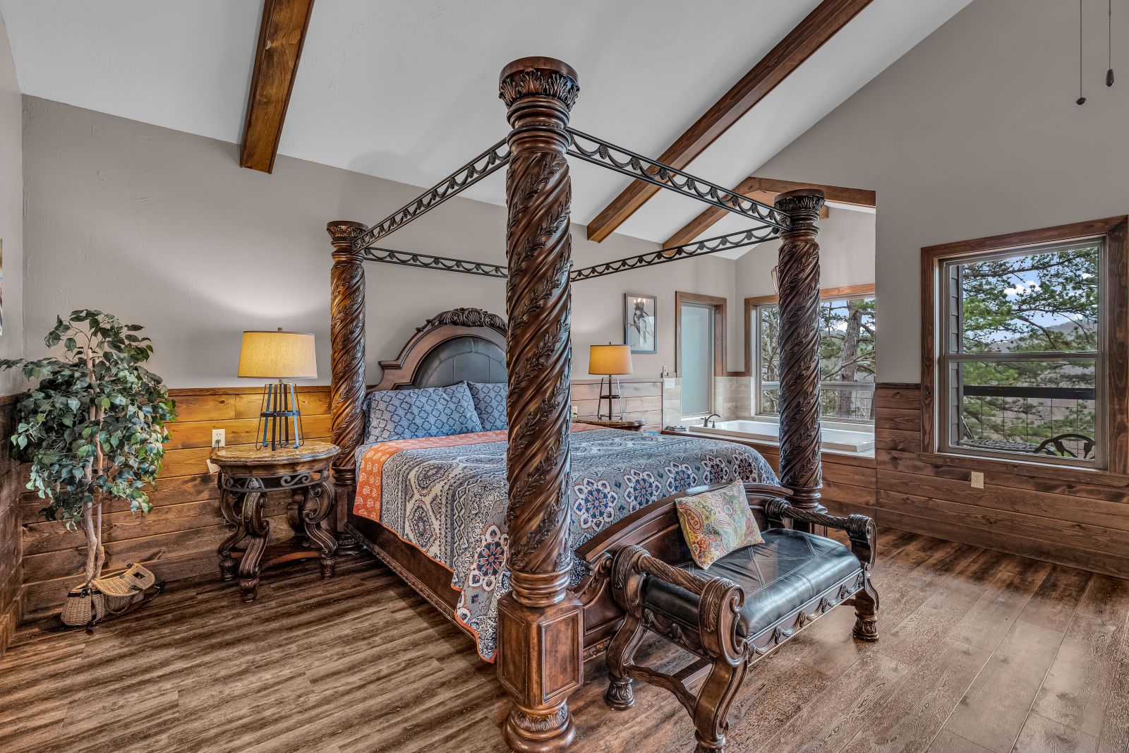 Missouri Romantic treehouse cabin