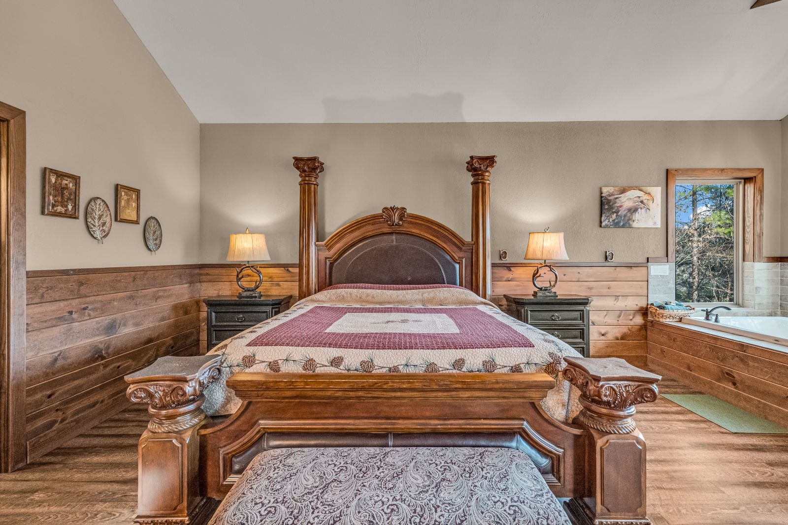 Missouri Romantic treehouse cabin